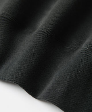Dark ribbed sweater cuff with knit weave texture
