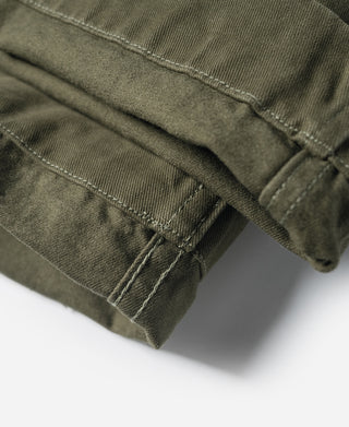 Olive Bermuda pants hem with stitched cuff and inner reinforcement stitching