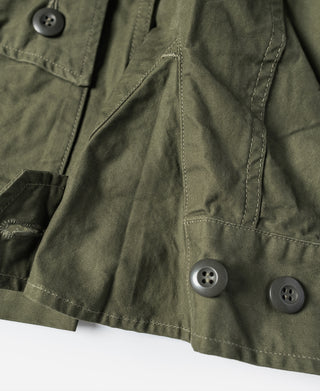Olive fatigue jacket with front flap and snap buttons