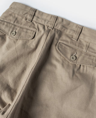 Khaki chino pants back pocket with flap and button closure