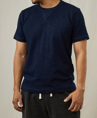 Indigo cotton t-shirt, crew neck close-up with short sleeves