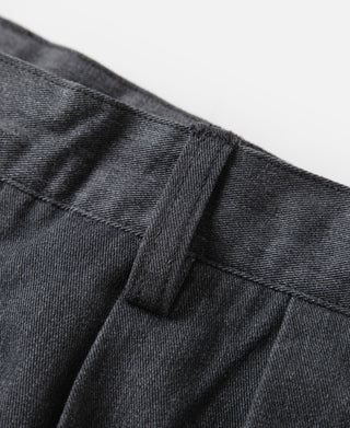 Dark gray chino trousers with slash pocket and front pleats