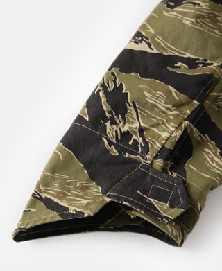 Camo tiger-stripe M-65 jacket collar and shoulder seam close-up