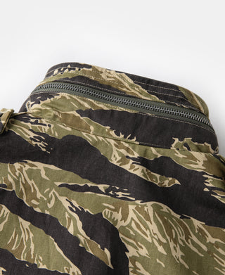 Camo tiger-stripe M-65 jacket zipper and collar close-up