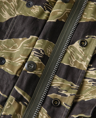 Tiger stripe camo field jacket: front zipper with snap buttons and ribbed trim