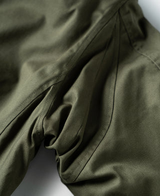 USAAF Type B-10 flight jacket in olive, front zipper placket and curved panel seams