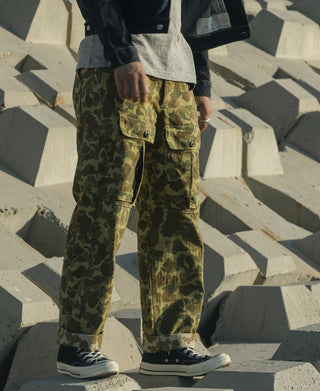 Camouflage cargo pants with flap pockets and button waist