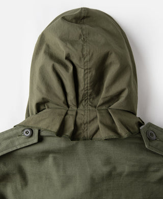 1969 M-65 field jacket olive green hood with buttoned shoulder tabs