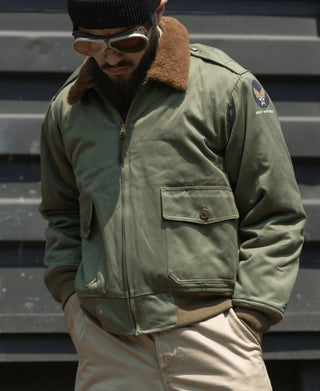 USAAF Type B-10 flight jacket in olive, front zipper, chest pockets, brown shearling collar