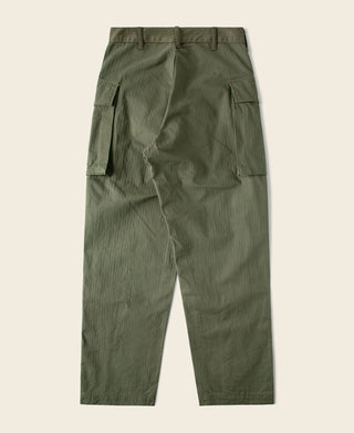 Olive fatigue trousers with belt loops and front and side cargo pockets.
