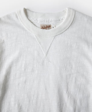 White cotton T-shirt crew neck with V-shaped seam detail