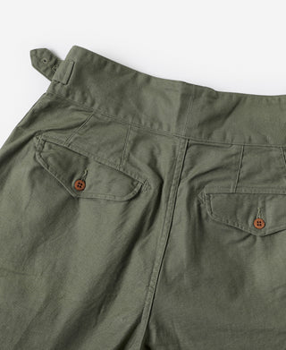 Olive bermuda pants with coin pocket and buttoned front pockets