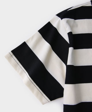 Black-and-white wide striped T-shirt sleeve with banded cuff