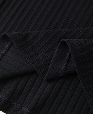 Black ribbed t-shirt fabric and sleeve cuff detail