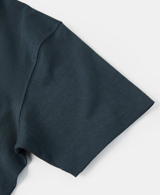 Dark vintage cotton T-shirt sleeve cuff, short cuff hem detail