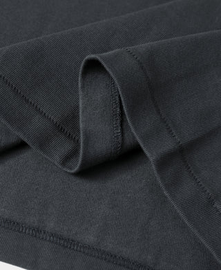 Loopwheel tubular athletic T-shirt sleeve and bottom hem stitching, vintage black
