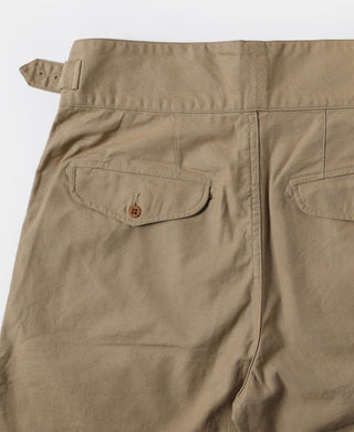 Khaki bermuda shorts with back pocket and belt-loop waistband