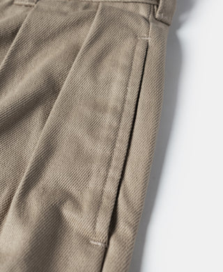 Khaki chino pants side seam with belt loop and pleat detailing