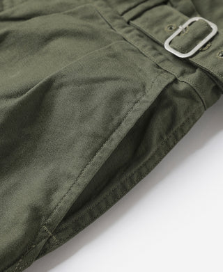 Olive bermuda shorts with belt loop and metal buckle at waistband