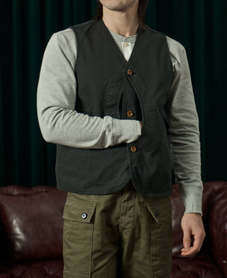 Dark green canvas game pockets vest, four-button front and chest pocket