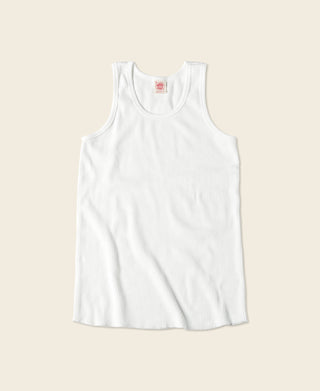 White cotton tank top with ribbed knit and scoop neckline, sleeveless design