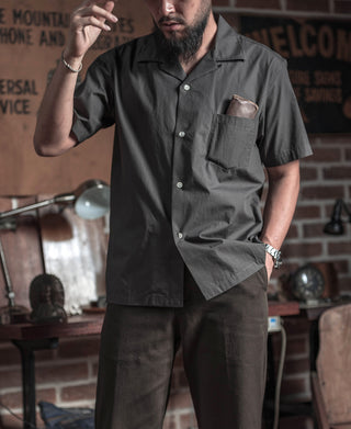 Dark gray open-collar short-sleeve button shirt with chest pocket