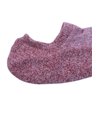 Red marled no-show cotton sock with curved opening and cushioned heel