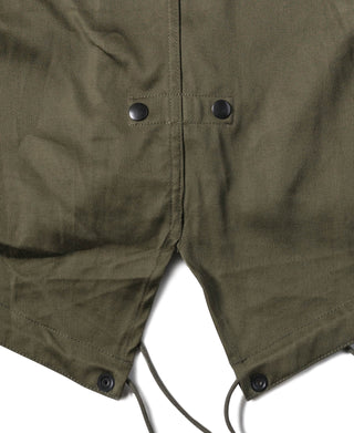 Olive M-1951 parka with dual button placket at front opening