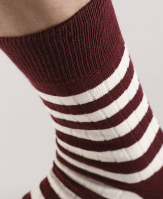 Burgundy and white striped cotton socks with ribbed leg and smooth knit