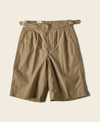 Khaki bermuda shorts with belt loops, button fly, pleated front, side pockets